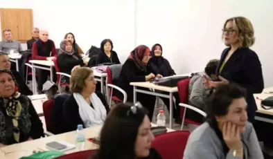 Kırşehir’de Öğrenciler, Öğretmenlerine Ders Veriyor