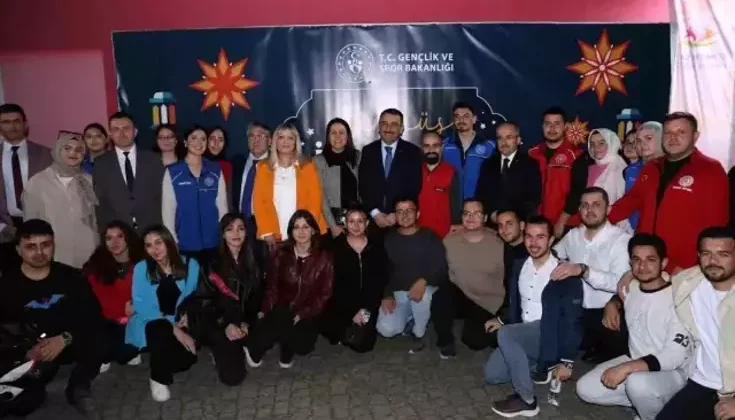 Zonguldak Valisi Hacıbektaşoğlu, Öğrencilerle İftar Sofrasında Bir Araya Geldi