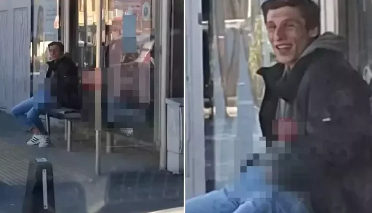 Yoldan geçen kadınlara bakıp yaptıkları mide bulandırdı