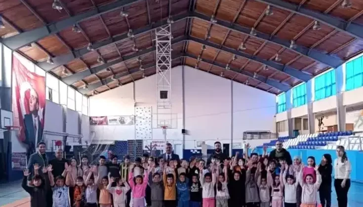 Gediz’de ‘Spora İlk Adım’ Projesi İle Öğrenciler Sporla Tanışıyor