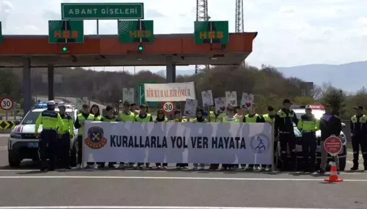 Bolu’da Öğrencilerden Trafik Güvenliği Etkinliği