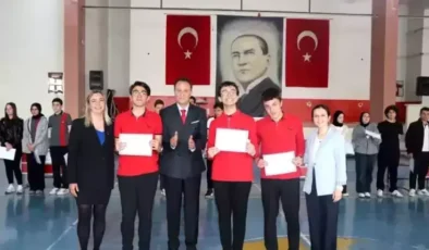 Bozüyük’te Liseler Arası Kültür ve Aktüalite Yarışması Heyecanı